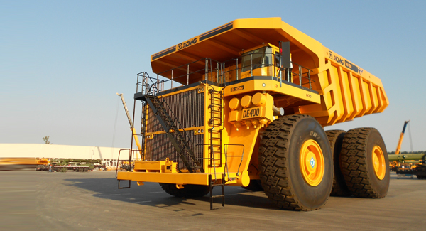 全球最大的DE400矿用自卸车在必博成功下线